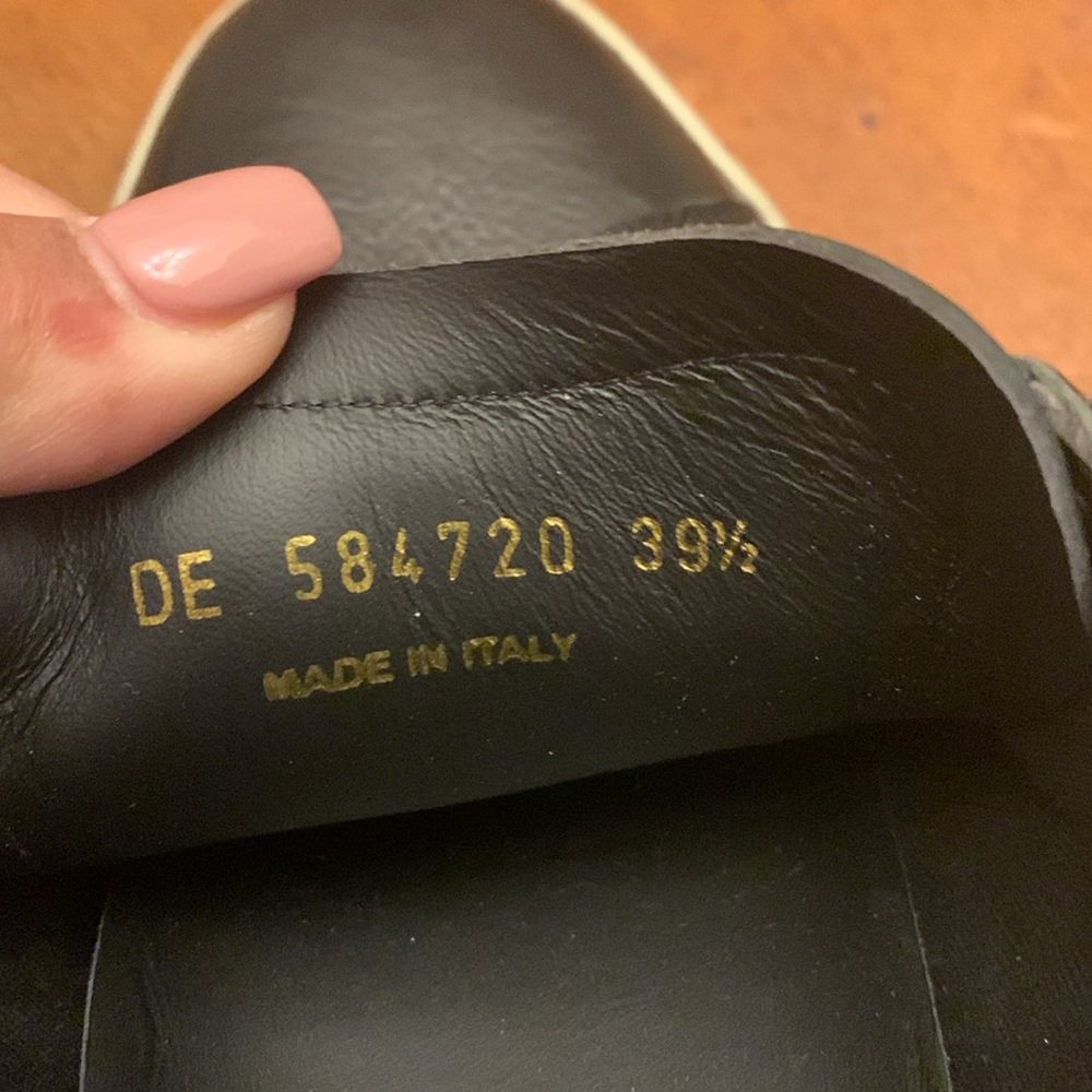 Yves Saint Laurent Black Leather Star Stud Low-Top Sneakers - Picture 9 of 9